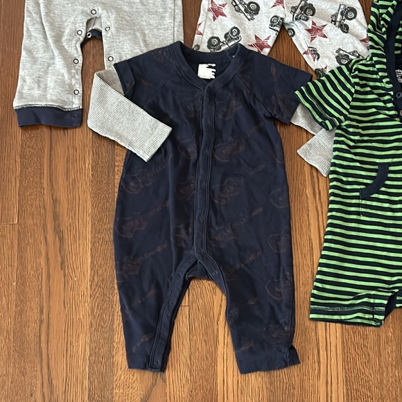 Lot of 5 Baby Boy Pajamas Designer 6-12 Months EUC - Picture 8 of 12